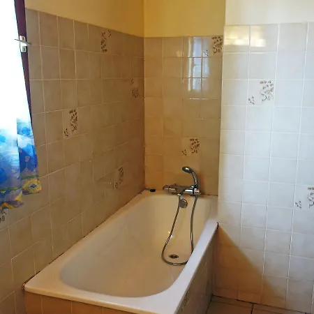 Holiday home Holiday Maison Dino 1 *