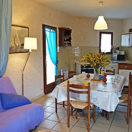 Holiday home Holiday Maison Dino 1