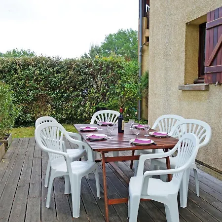 Holiday home Holiday Maison Dino 1 *
